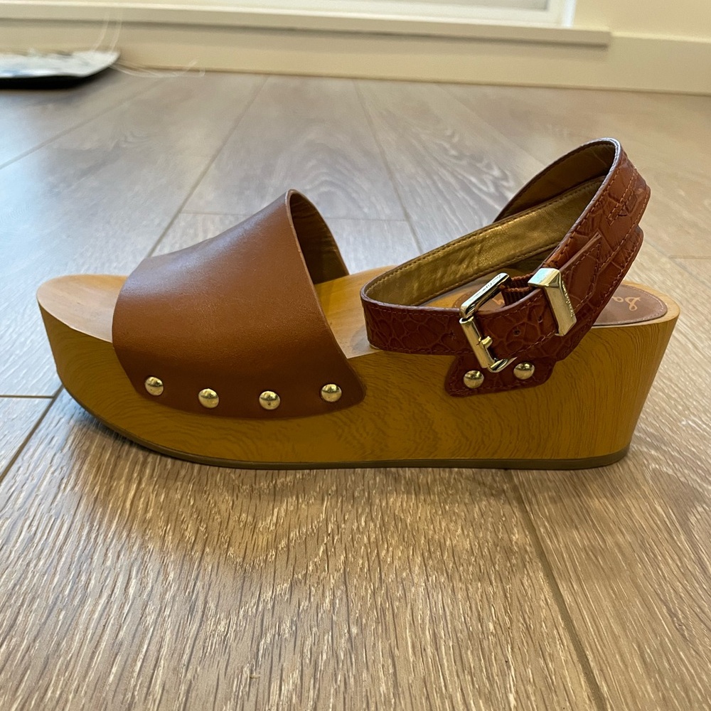 Size 9 Sam Edelman brown studded wedges